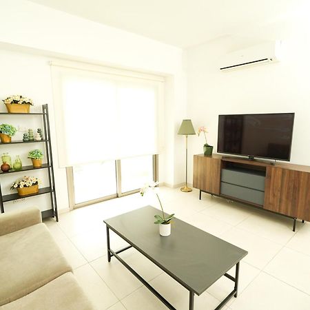 Halcyon Central Apartment Larnaca Extérieur photo