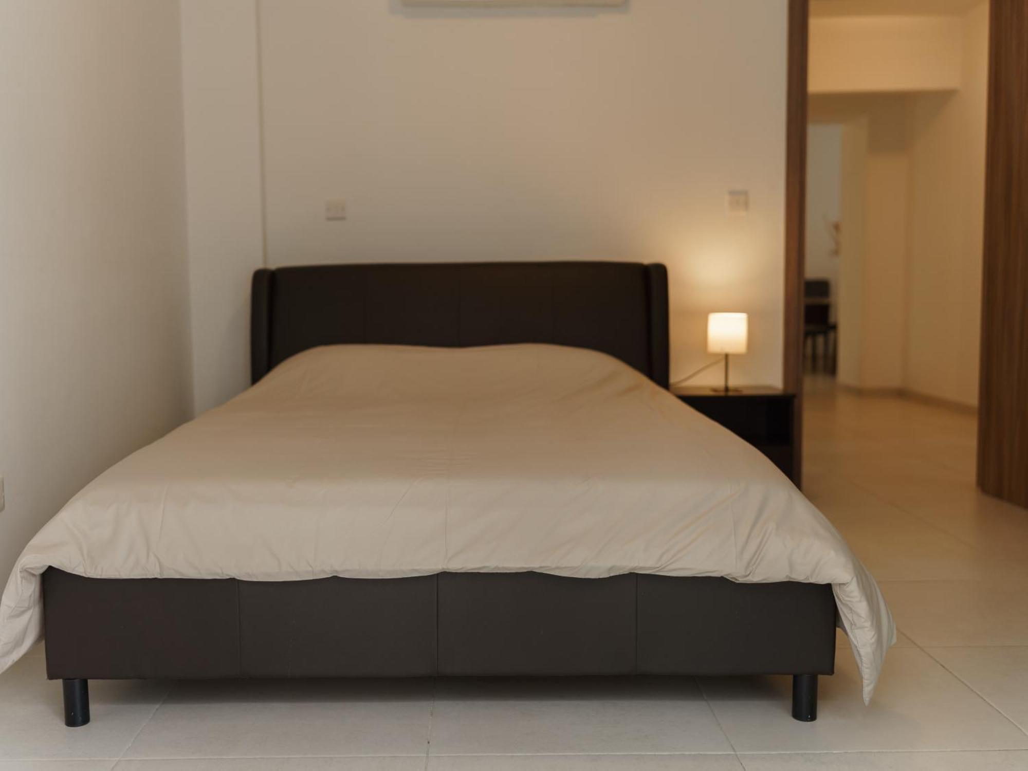 Halcyon Central Apartment Larnaca Extérieur photo