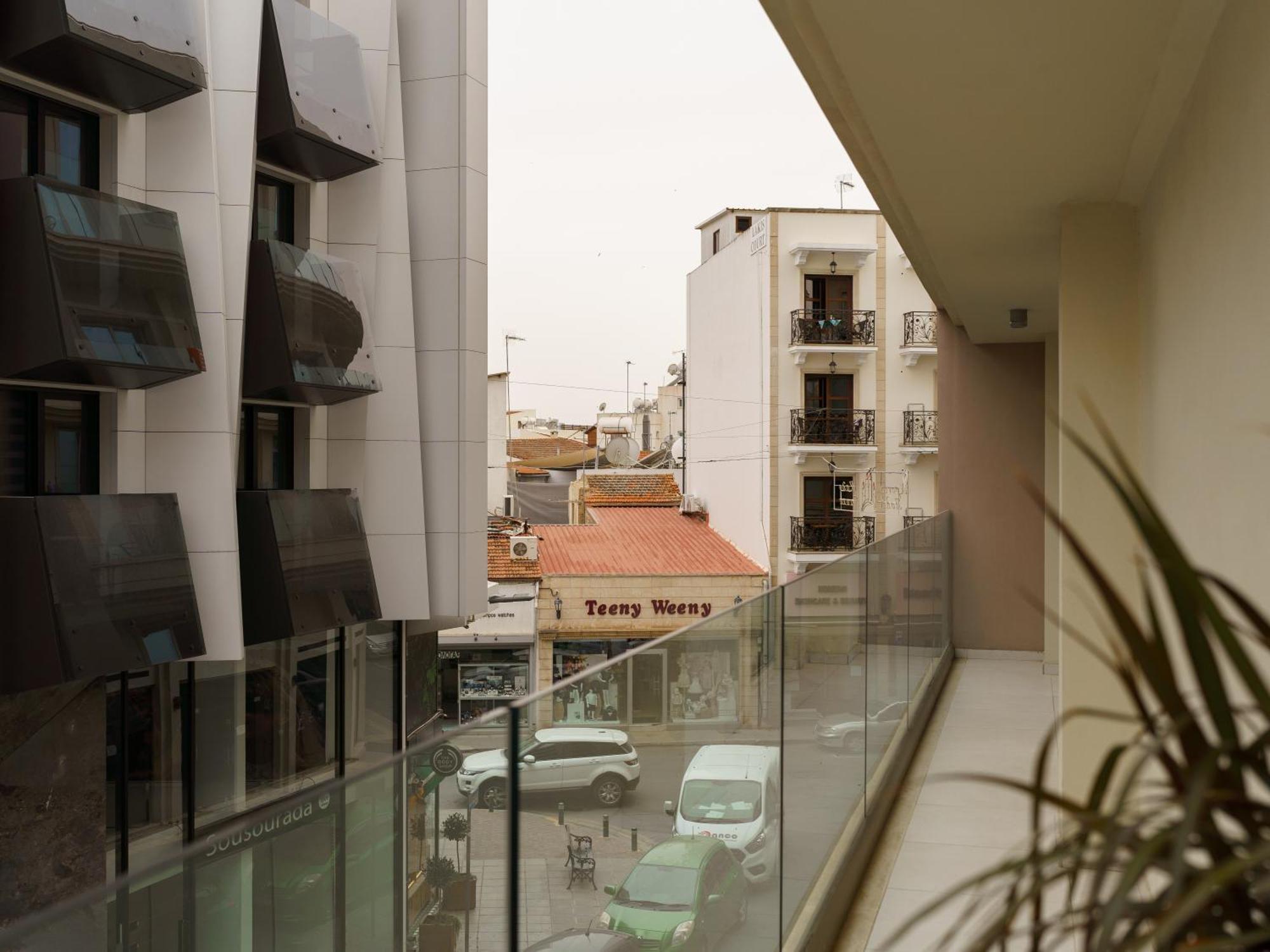 Halcyon Central Apartment Larnaca Extérieur photo