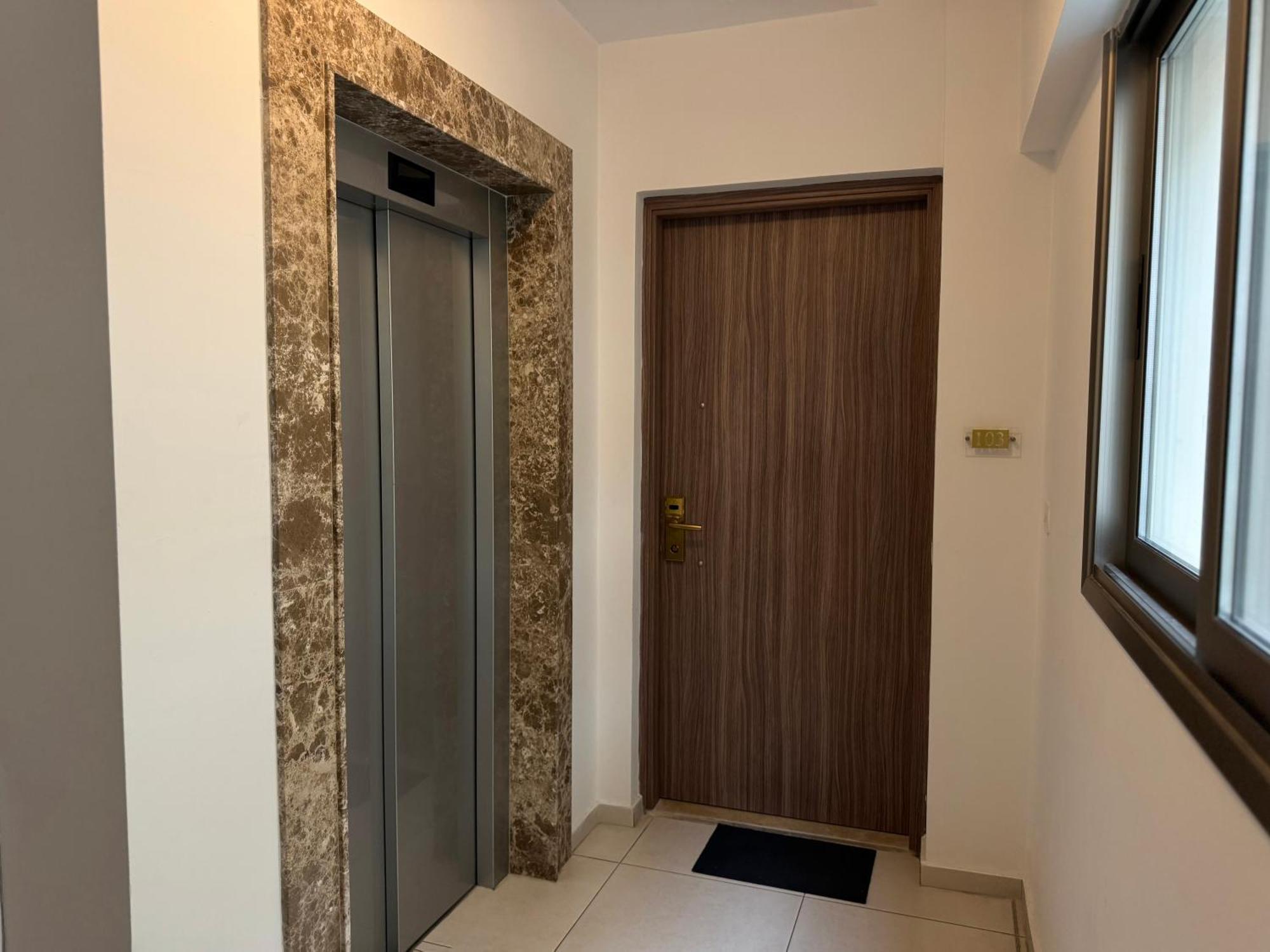 Halcyon Central Apartment Larnaca Extérieur photo