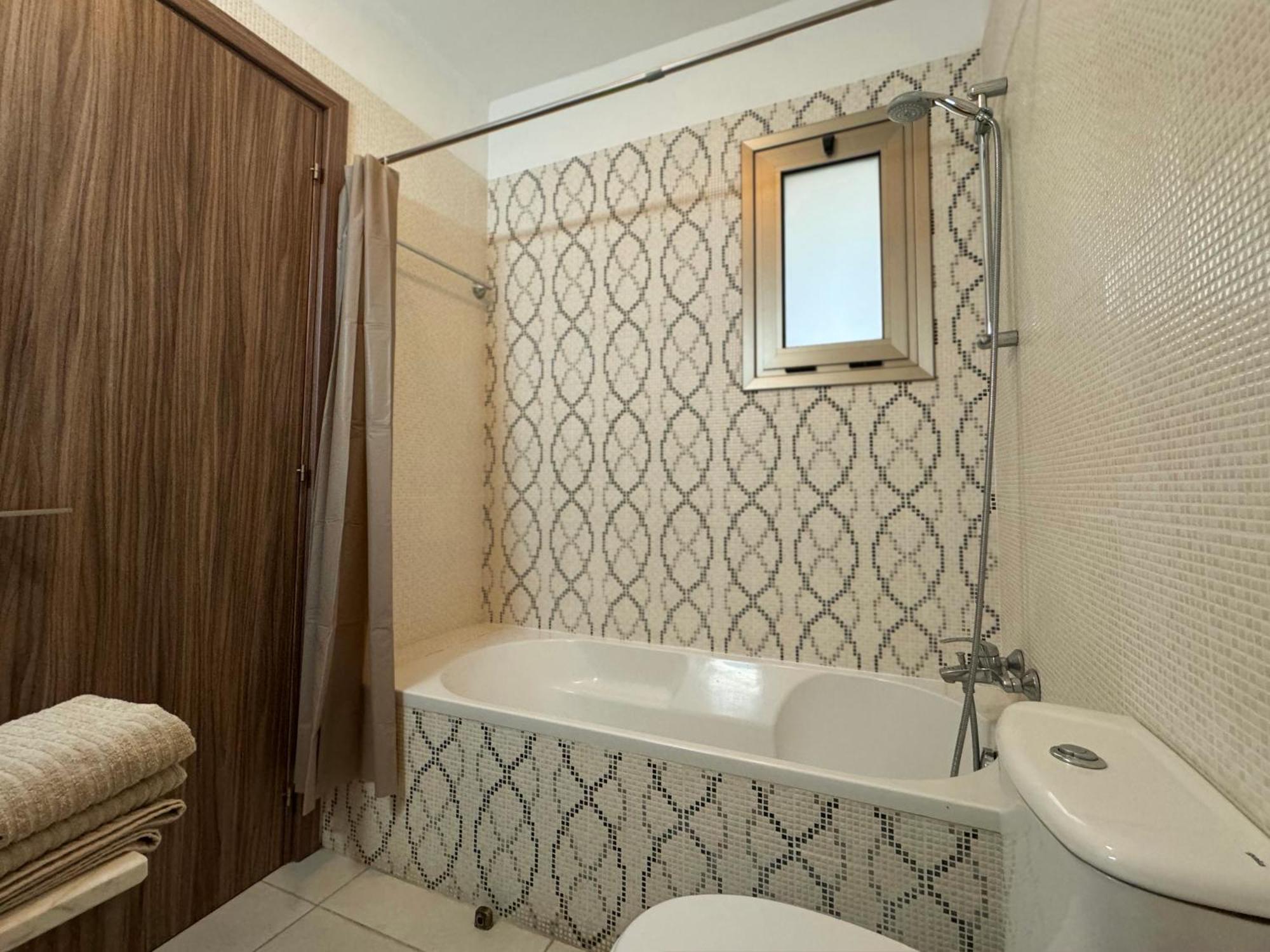 Halcyon Central Apartment Larnaca Extérieur photo
