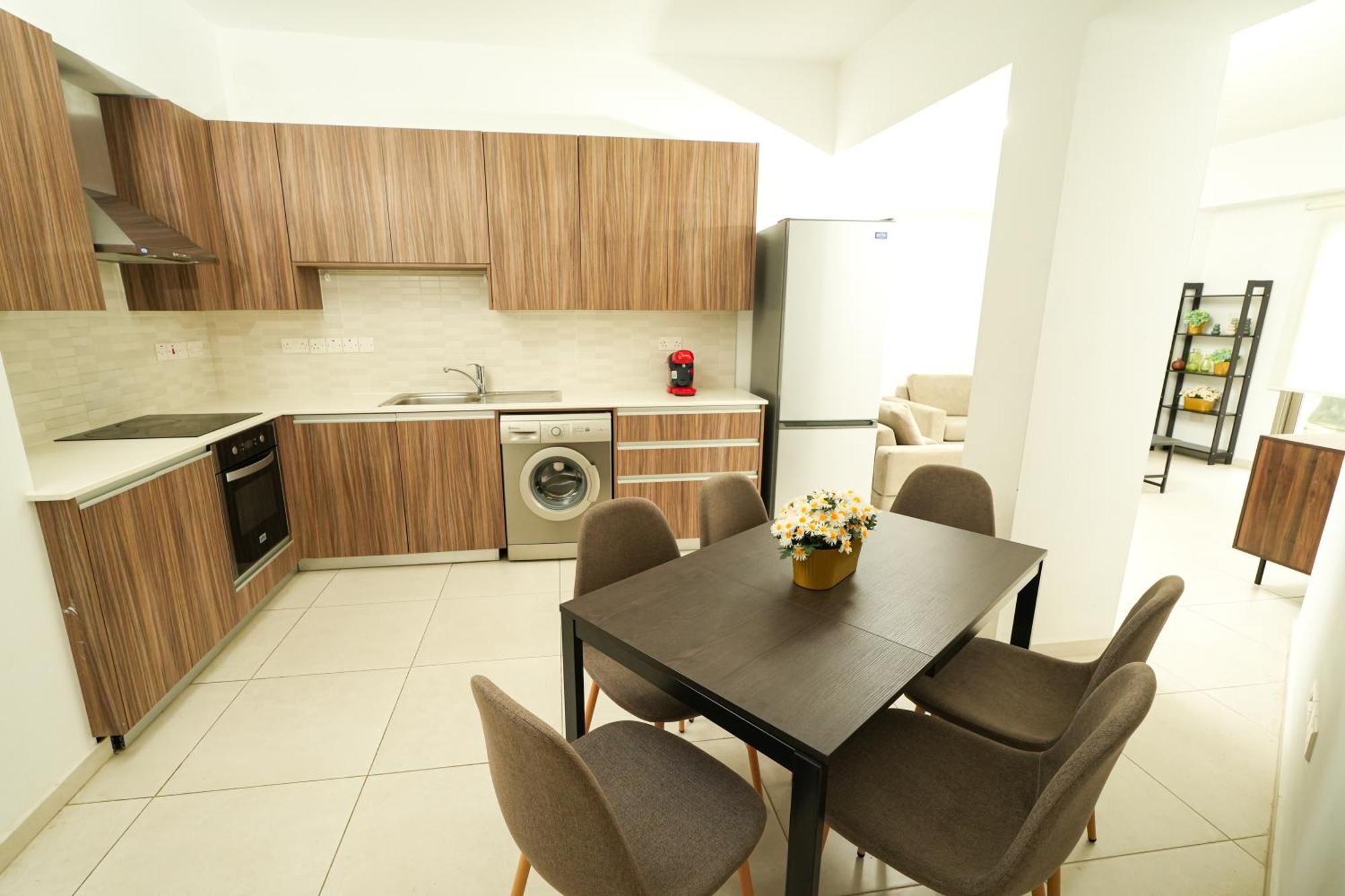Halcyon Central Apartment Larnaca Extérieur photo